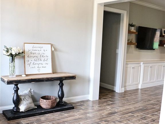 5th image of 318 Stone Manor Dr