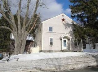 11 Derry Rd, Hampstead, NH 03841