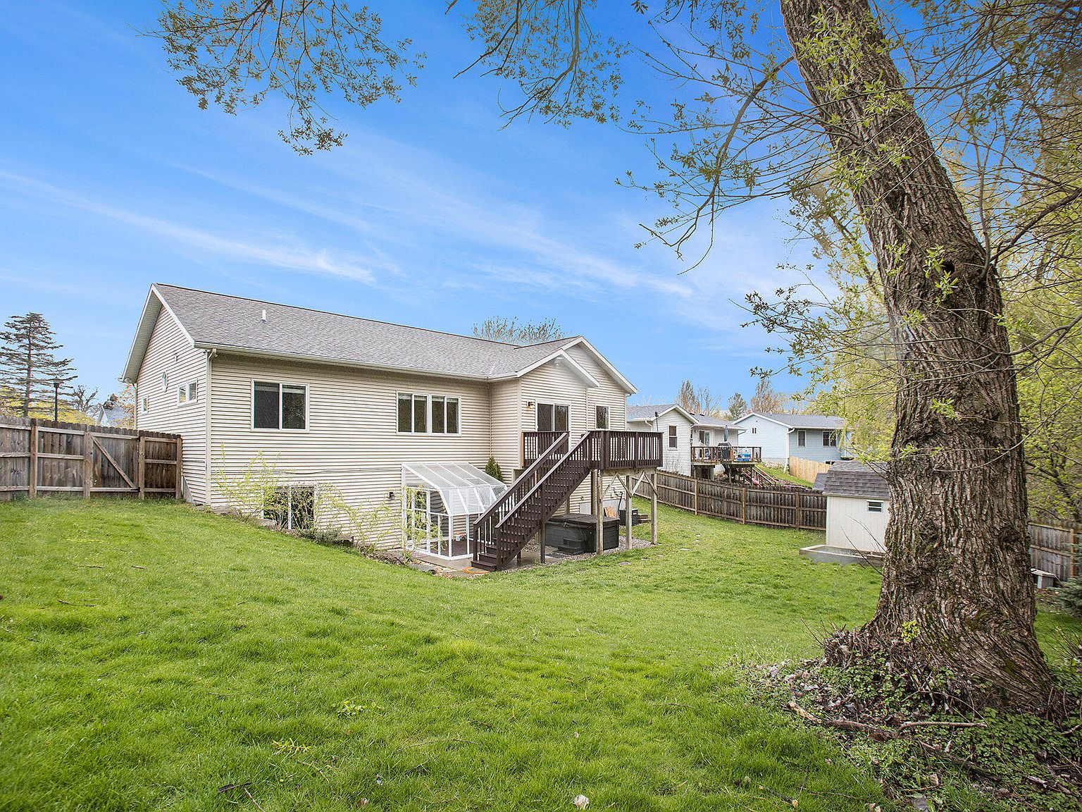 912 N Park Ct NE, Grand Rapids, MI 49525 Zillow