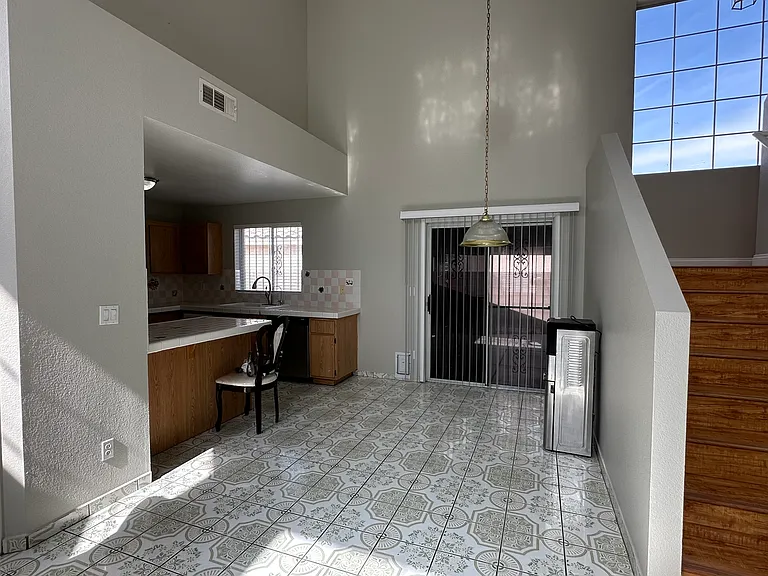 4160 Country Garden Ave — Photo 5