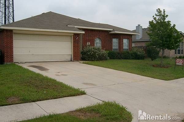 1st image of 2025 Lake Pointe Dr