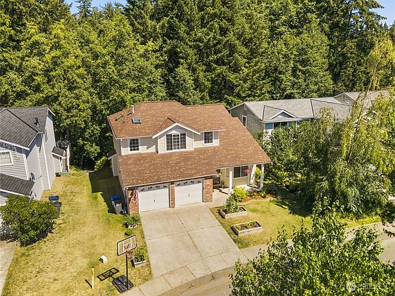 3rd image of 6133 Sycamore Lane NE