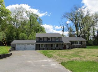9 Powder Horn Hl, Brookfield, CT 06804