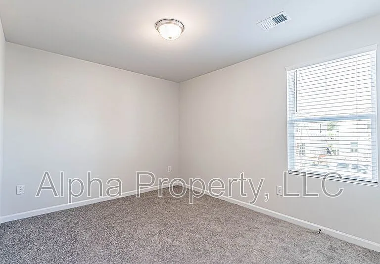 207 Long Grove Ln — Photo 15