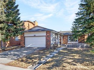208 W Silver Valley Rise NW, Calgary, AB T3B4B2