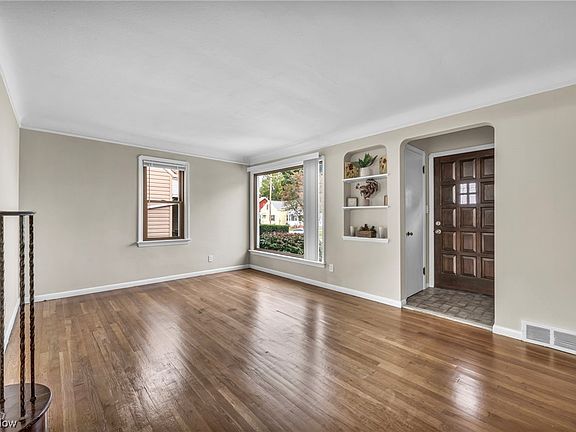 3rd image of 5515 Wilber Ave
