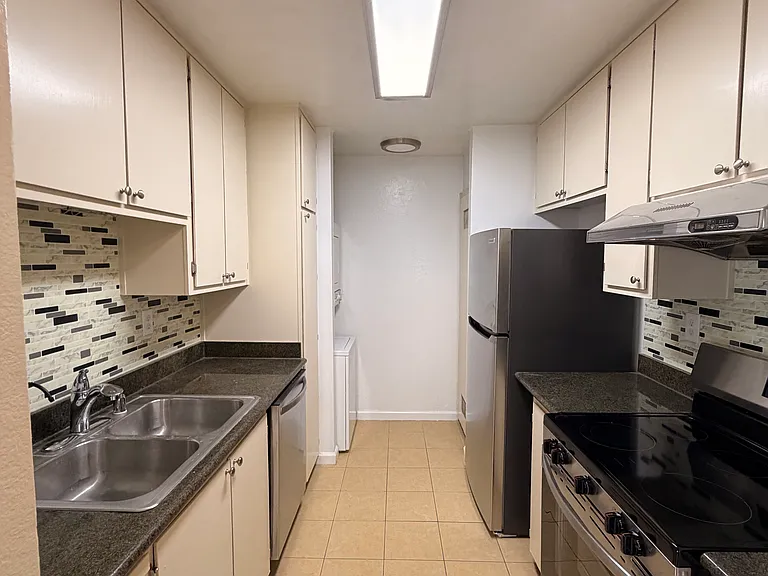 5044 Bridgepointe Pl — Photo 16
