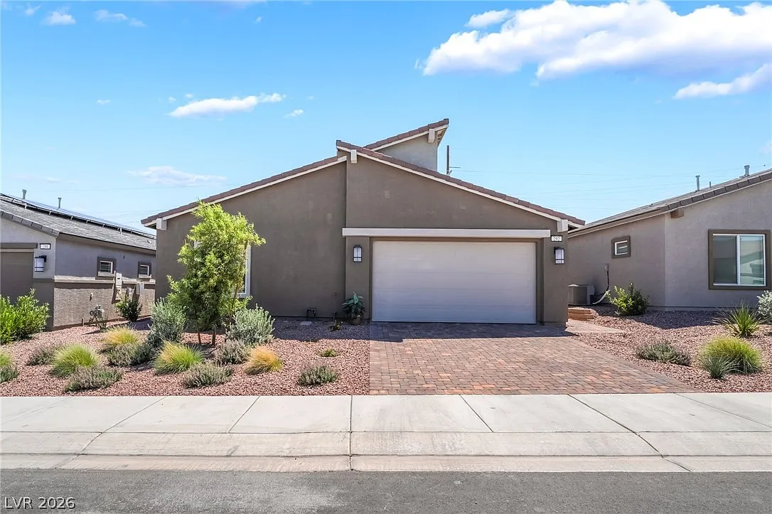 2 bed, 2.0 bath, 1223 sqft, $2,999 — Photo 1