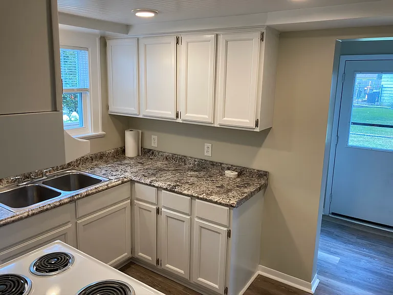 11711 Davis St — Photo 11