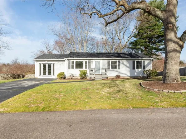 84 Hilton Rd, Warwick, RI 02889