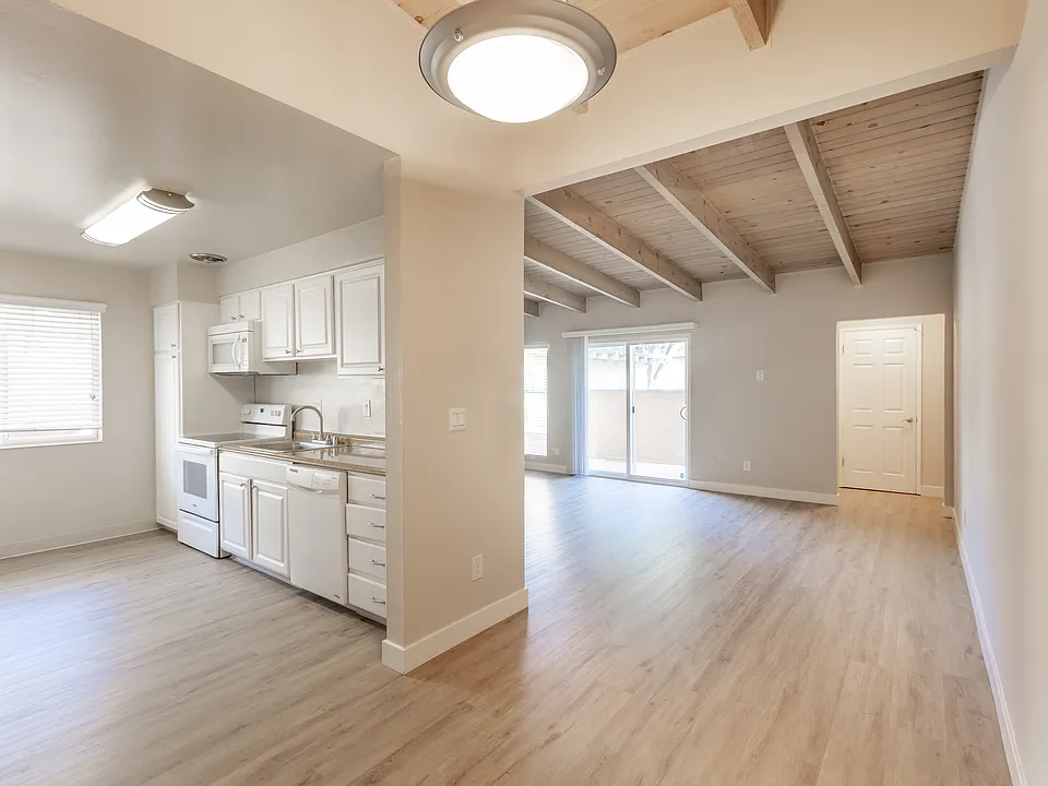 1515 The Glens Apartments
