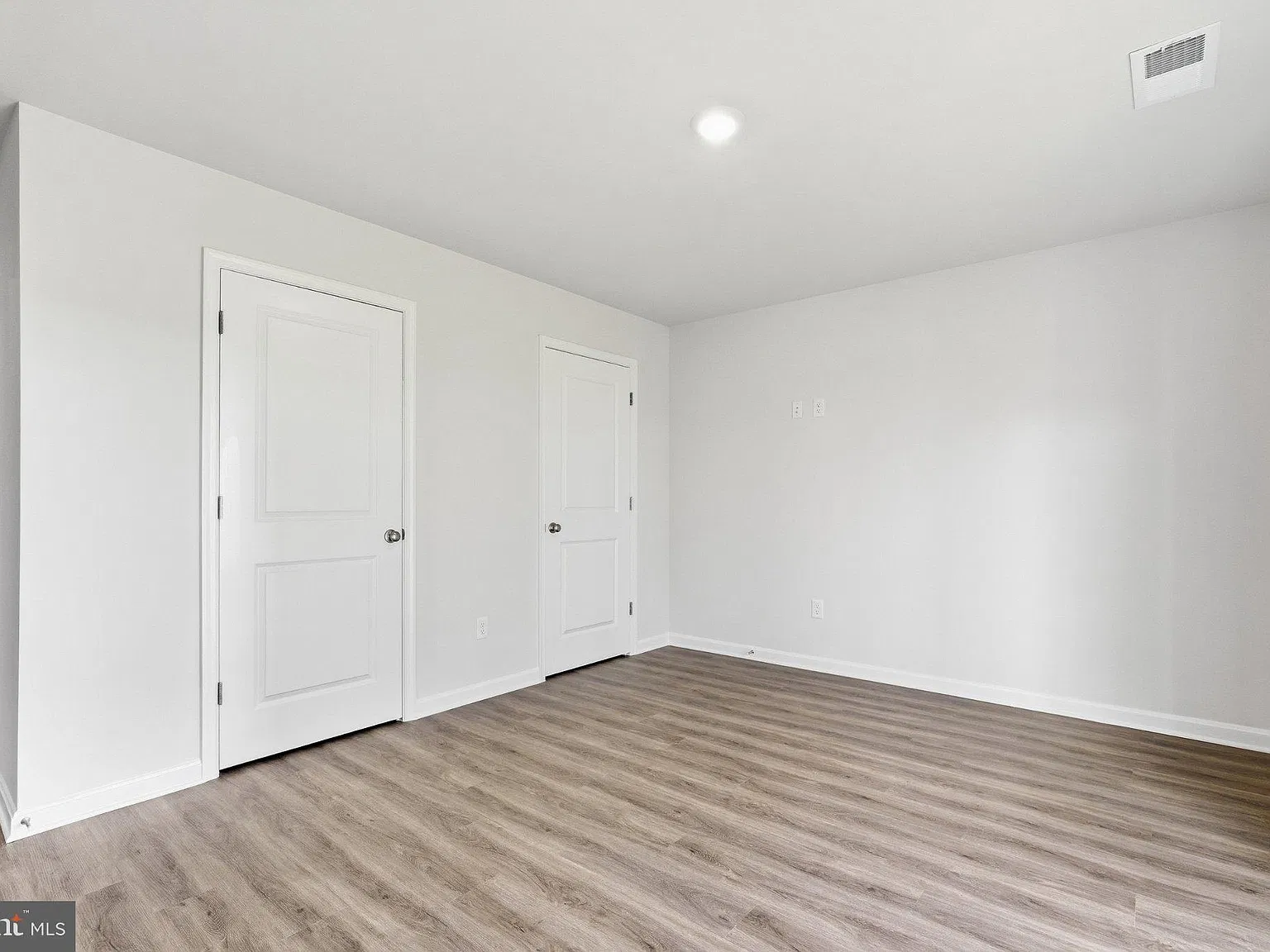 4 bed, 3.5 bath, 1889 sqft, $2,300 — Photo 4