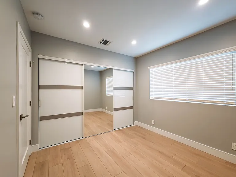 6454 Gentry Ave — Photo 29