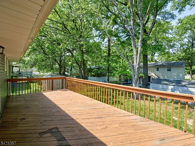 50 Auburn Rd — Photo 28