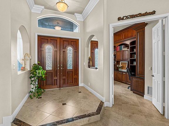3rd image of 10415 Oak Meadow Ln