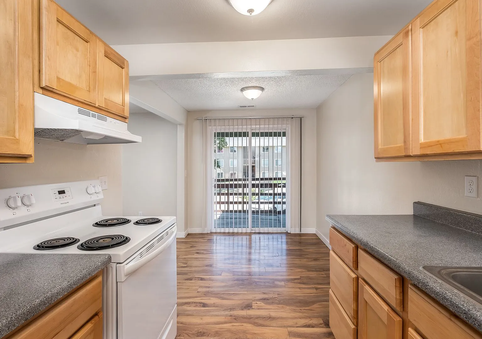 Marina Apartments — Photo 3