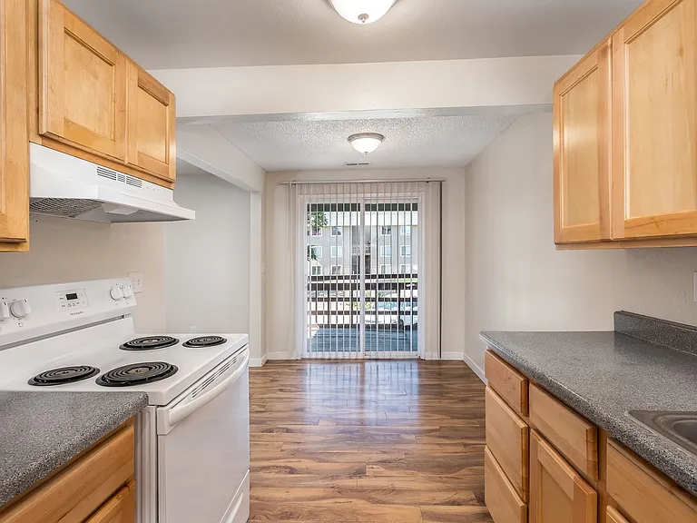 Marina Apartments — Photo 10