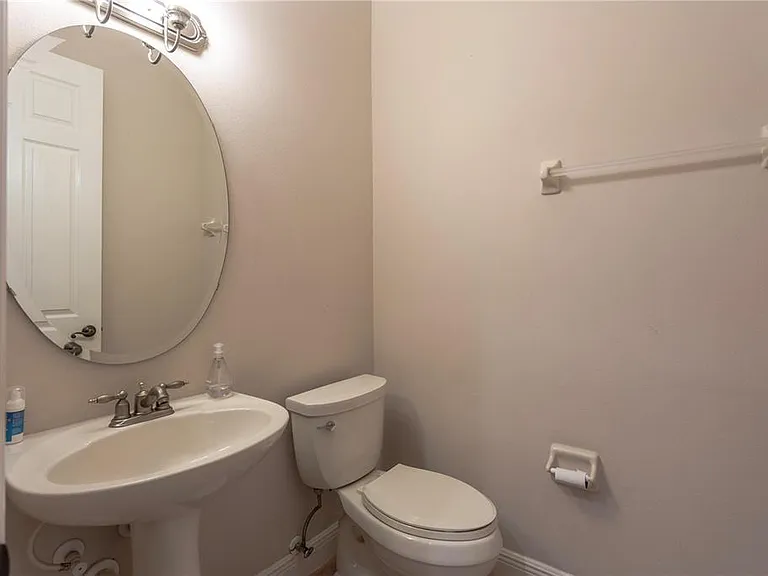1608 Hanks Ave — Photo 13