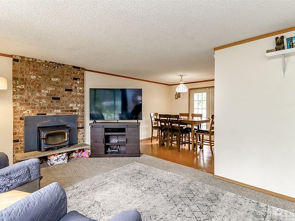 5th image of 430 Trailblazer Street SE