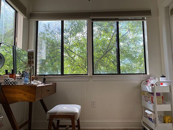 5th image of 3800 Rosemont Blvd APT 107D