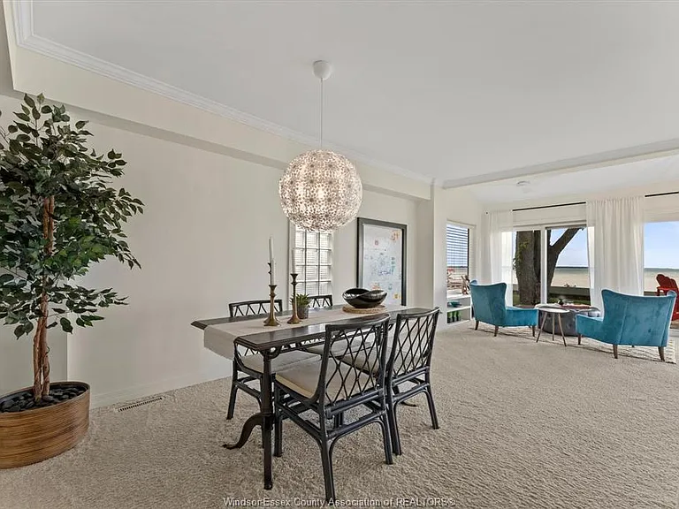 12746 Riverside Dr E — Photo 12