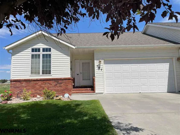 707 Monument Cir, Scottsbluff, NE 69361