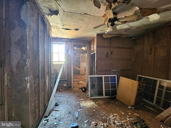 4th image of 1807 E North Ave