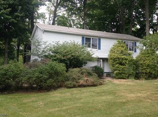 23 Zeek Way, Hopatcong, NJ 07843
