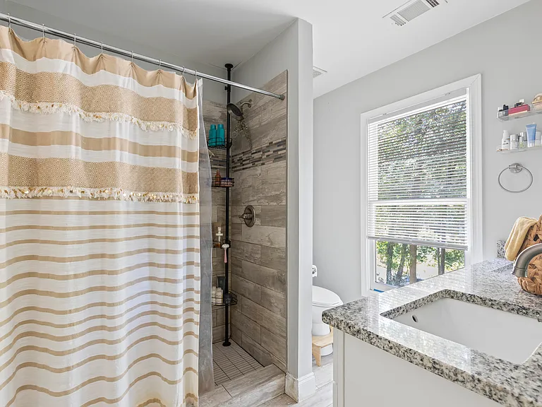 1425 Bridges Ave SW — Photo 15
