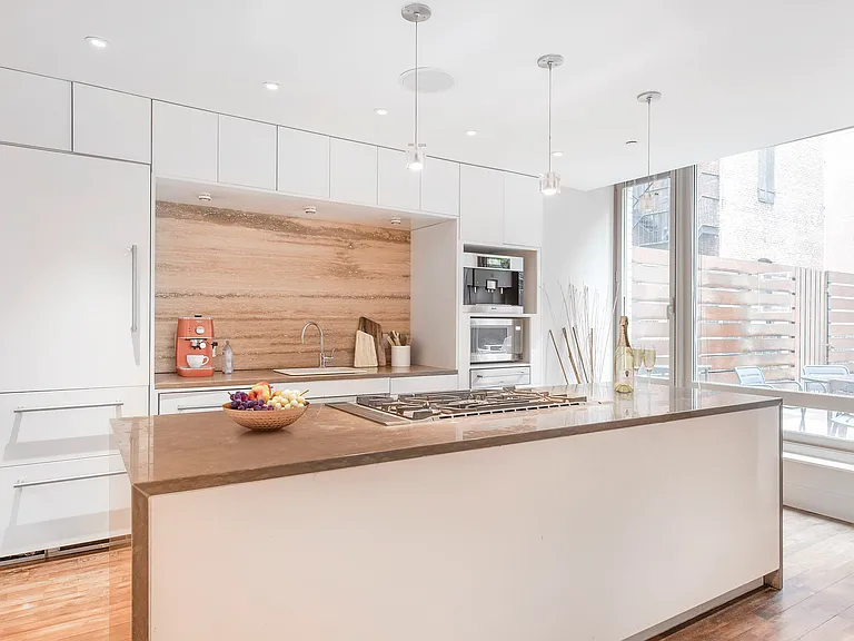 37 W 21st St #501 — Photo 12