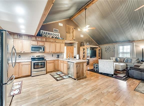 5th image of 1910 Hollow Way Ln