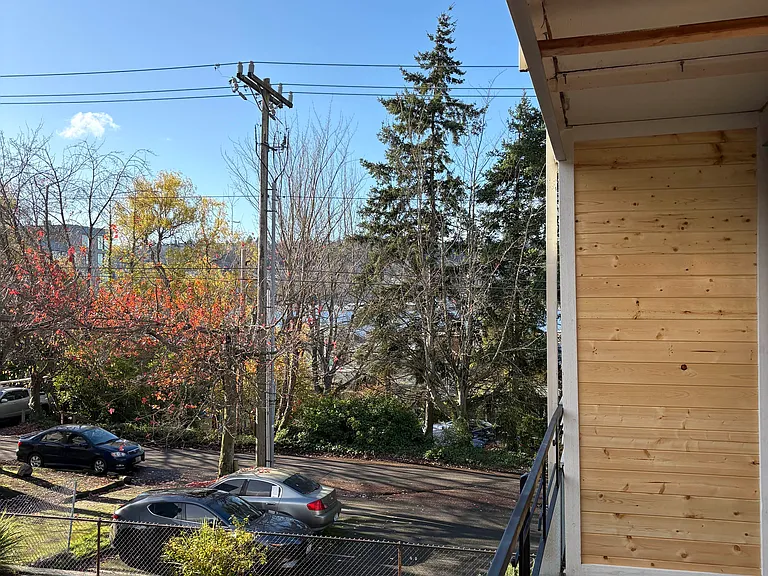 2345 Minor Ave E #14 — Photo 24