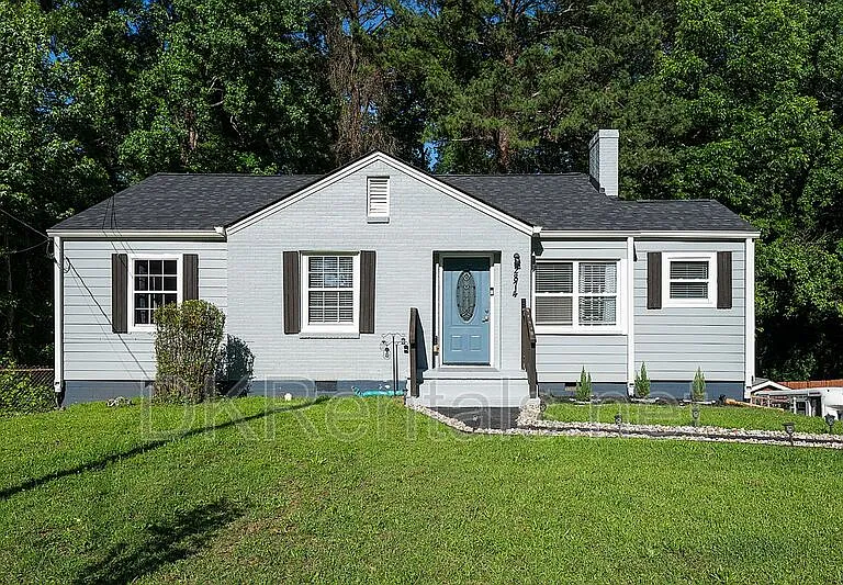 2874 Blount St — Photo 2