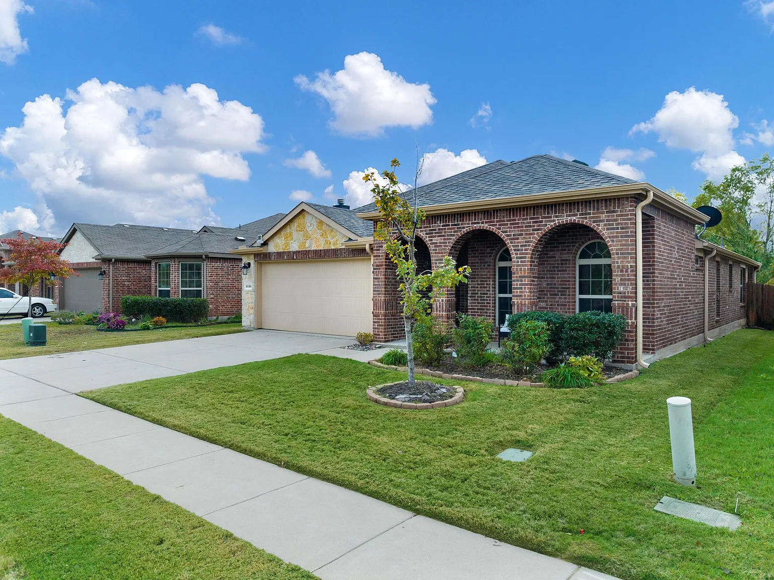 3 bed, 1675 sqft, $2,300 — Photo 2