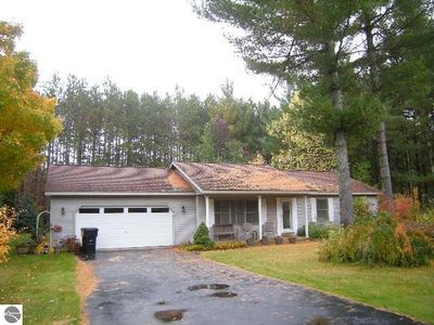 9103 Evergreen Dr, Traverse City, MI, 49684