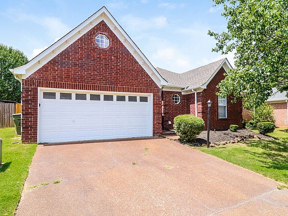 3rd image of 1123 Dove Hollow Cir W