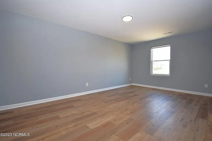 2302 Decorah Ct — Photo 4