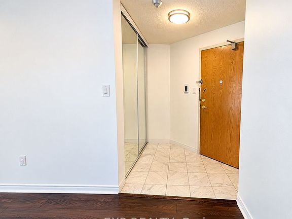 4th image of 7250 Yonge St #206