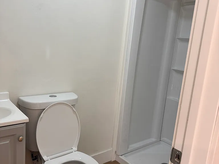 323 W I St — Photo 11