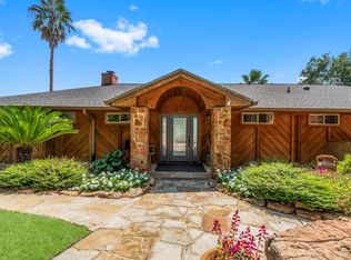 155 Greenbriar Dr, Livingston, TX 77351