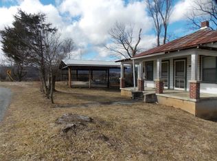 4332 Country Club Rd, Troutville, VA 24175
