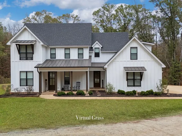 178 Shoal Creek Dr, Deatsville, AL 36022