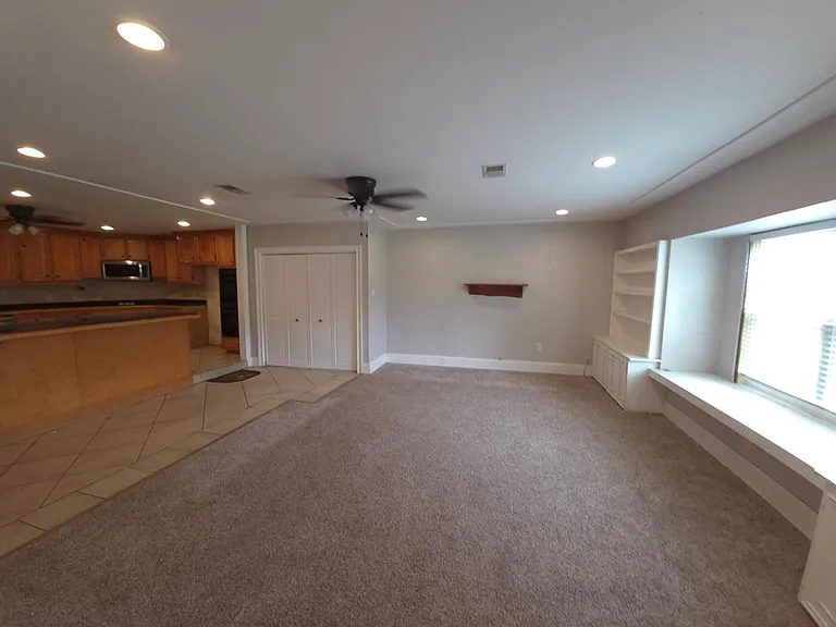 926 Pecan St — Photo 6