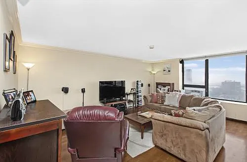 3930 N Pine Grove Ave #1501 — Photo 12