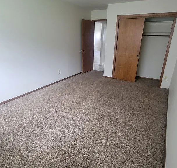 1104 Summit Blvd — Photo 9