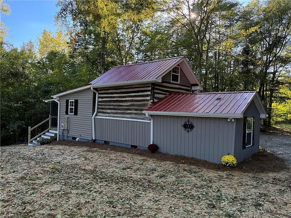 1st image of 151 Twelve Oaks Trl