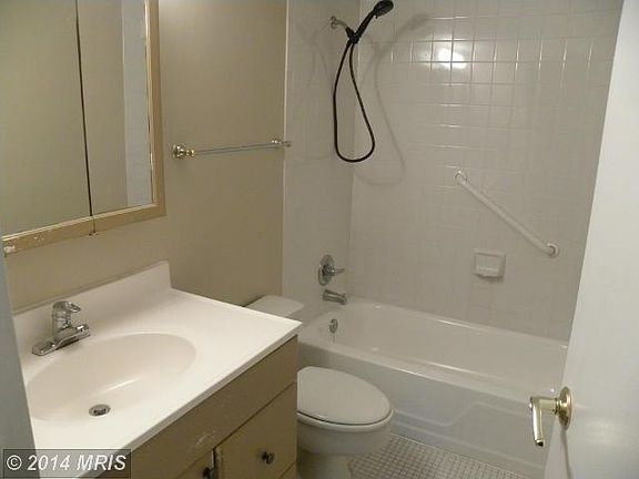 4th image of 9745 Kings Crown Ct APT 2
