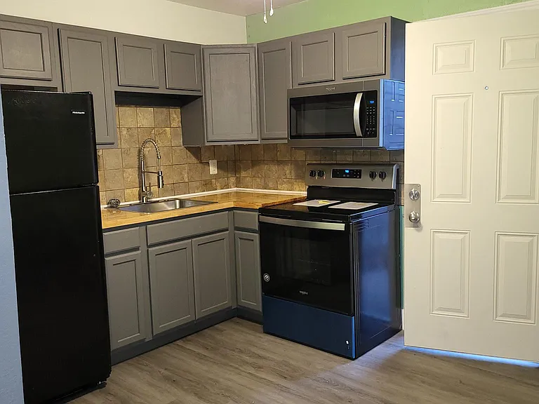 901 Sissom Rd #2 — Photo 5