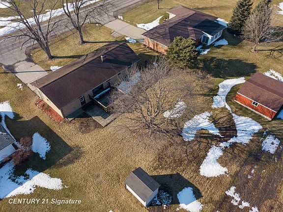 3rd image of 6867 Three Mile Rd