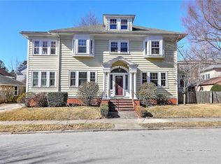 16 Elmway St, Providence, RI 02906